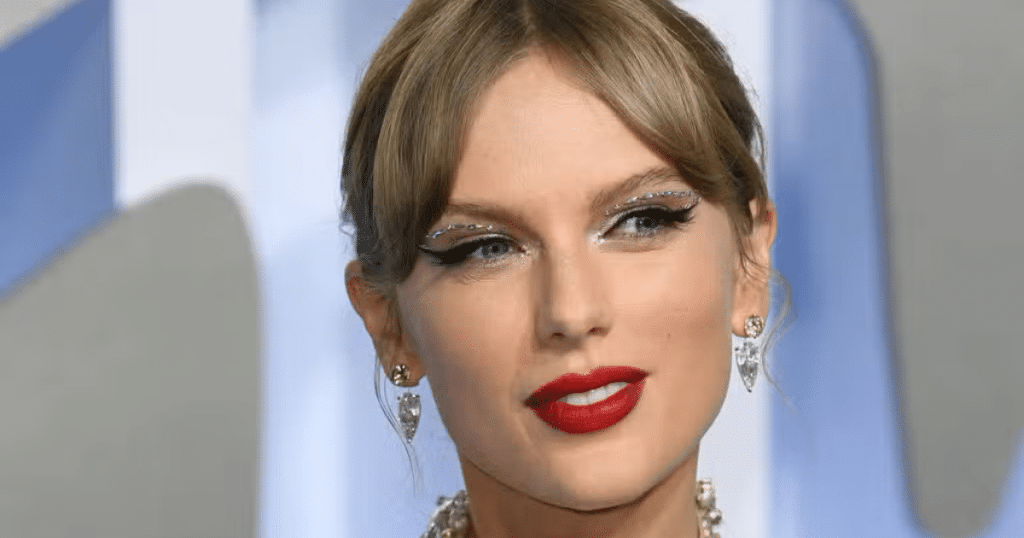 How does Taylor Swift look like without any makeup? Fans were surprised to see her