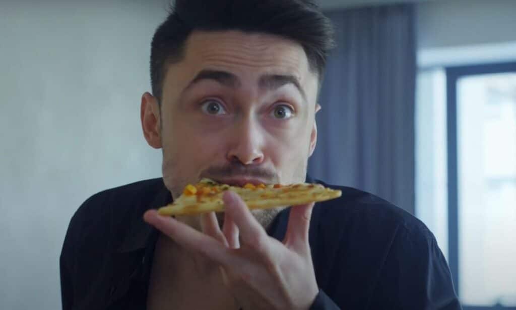 Unfaithful Husband Never Expected an Ordinary Box of Pizza to Expose Him