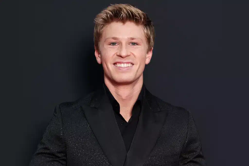 The wild just got wilder! Dancing With the Stars has announced its first contestant for Season 34 — and it’s none other than wildlife warrior Robert Irwin. Following in his legendary father Steve Irwin’s footsteps in a whole new way, Robert is trading khakis for dancing shoes. Fans are already buzzing: can he tango like he tames crocs? Don’t miss this wild ride!