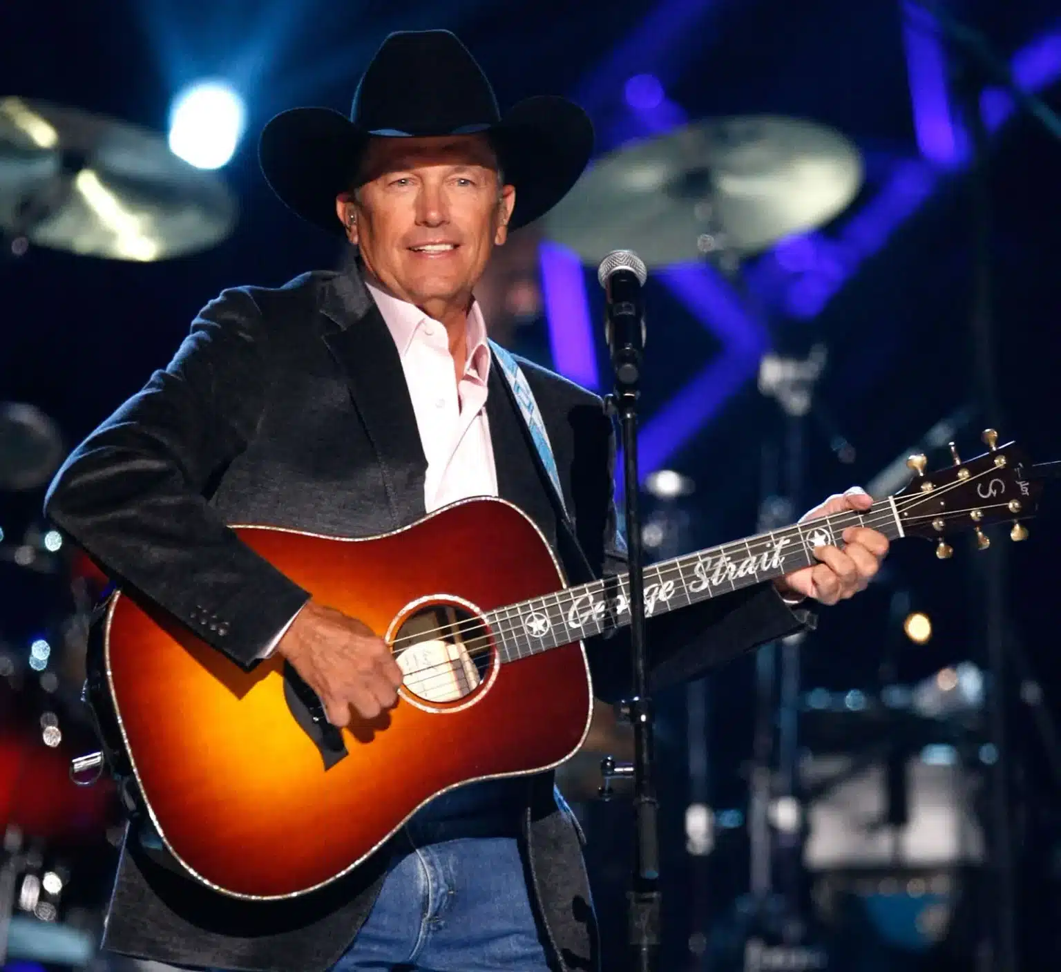 Country Music Fans Are Shaking as George Strait Silently Reclaims the Spotlight at 73