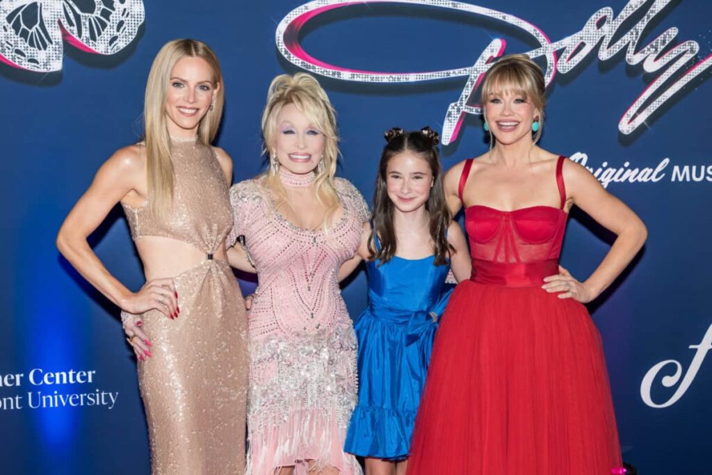 Dolly Parton Breaks Down in Tears as She Relives Her Love Story With Husband Carl Dean on Stage.