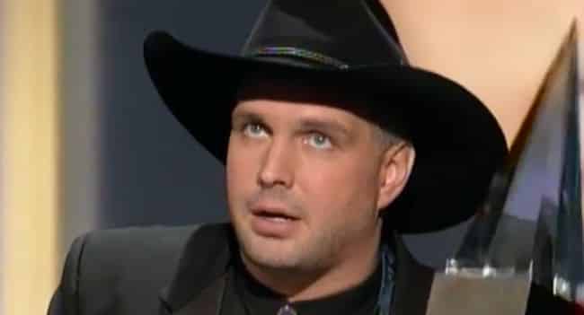“I Can’t Take This”—Throwback to 1996 When Garth Brooks Shocked the World by Refusing the ‘Artist of the Year’ Award at the AMAs, Choosing Music and Fans Over Fame