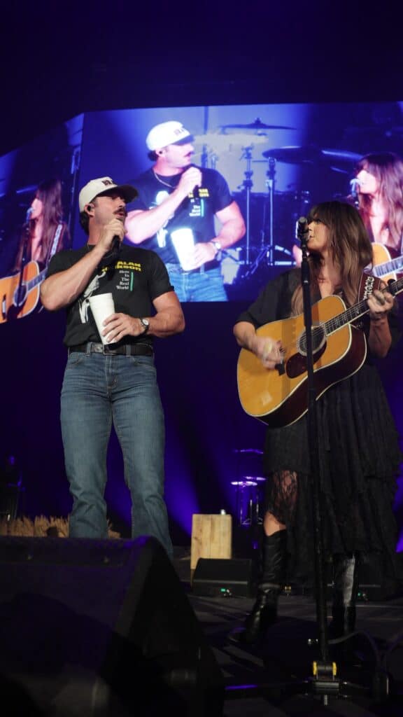 Riley Green Said Yes to a Flirt So Bold It Turned Into a Retro Love Song Fans Can’t Stop Replaying.