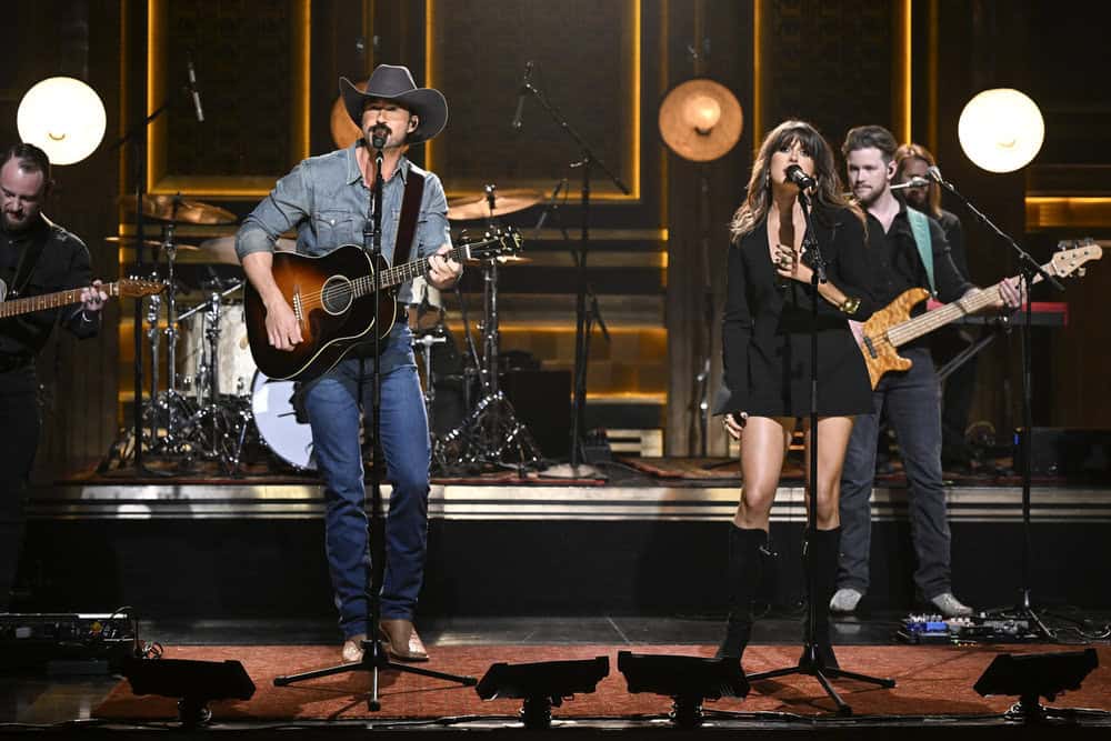 Ella Langley and Riley Green’s steamy Tonight Show duet has fans GASPING for more!