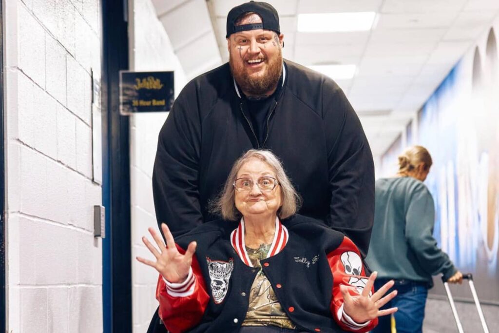 Forget the awards, forget the spotlight — JELLY ROLL just proved what REAL SUCCESS looks like. Instead of chasing luxury, he quietly built his MOM the home she had dreamed of her entire life. Every corner was designed with LOVE, not for Instagram likes, but for family. Fans are calling this move “the most BEAUTIFUL chapter of his story yet.”