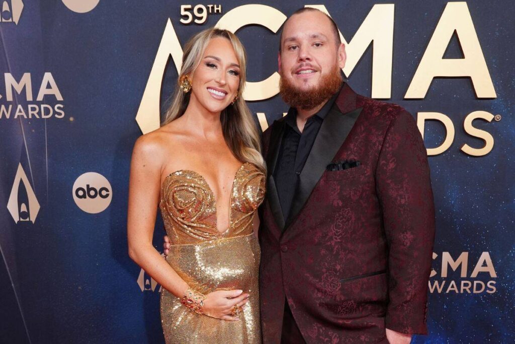 Nicole Stuns Fans With Baby Bump as Luke Combs Shines at Star-Studded CMA Night