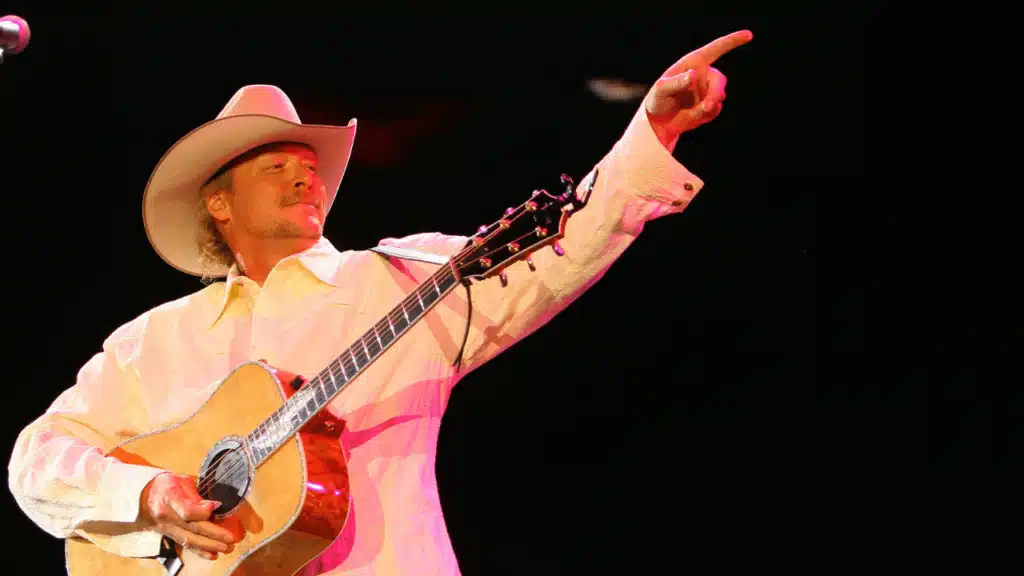 Alan Jackson SHOCKS CMA Audience by Walking Out During Beyoncé’s Performance!