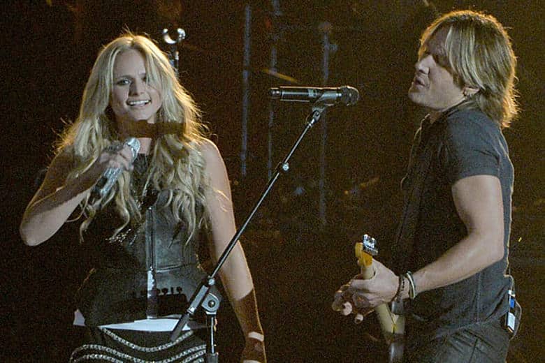 Keith Urban and Miranda Lambert stunned the crowd with an emotional, unforgettable performance of “We Were Us.” Their voices collided with raw heartbreak and electric chemistry, making the arena fall silent as every lyric hit like a memory. Fans said it felt less like a performance and more like two people reliving a love story they never truly left behind. A breathtaking moment of pain, passion, and pure country magic.