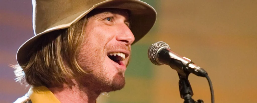 Todd Snider’s Emotional Final Tribute to Loretta Lynn Includes a Hilarious Secret No One Heard Until Now!