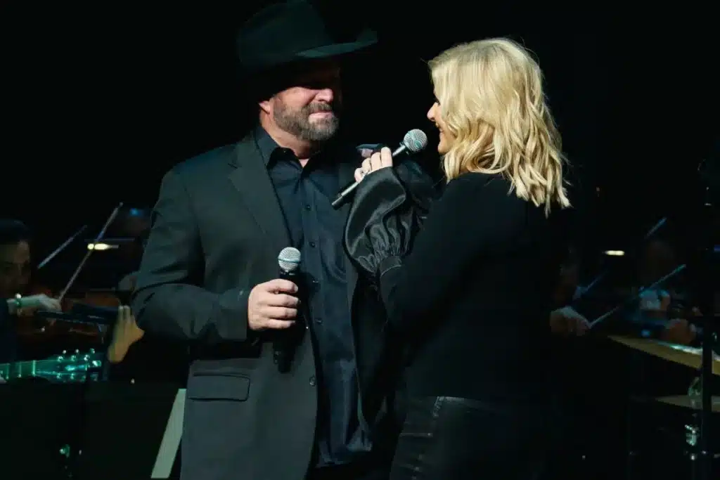 Fans Thought The Night Was Over Until Garth Brooks Surprised Trisha Yearwood In Atlanta