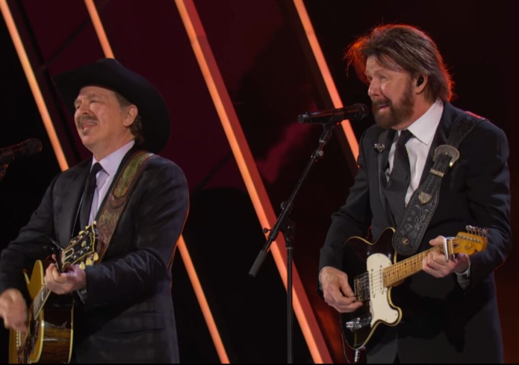 Brooks & Dunn Bring The House Down With A STUNNING “Amarillo By Morning” Tribute To George Strait