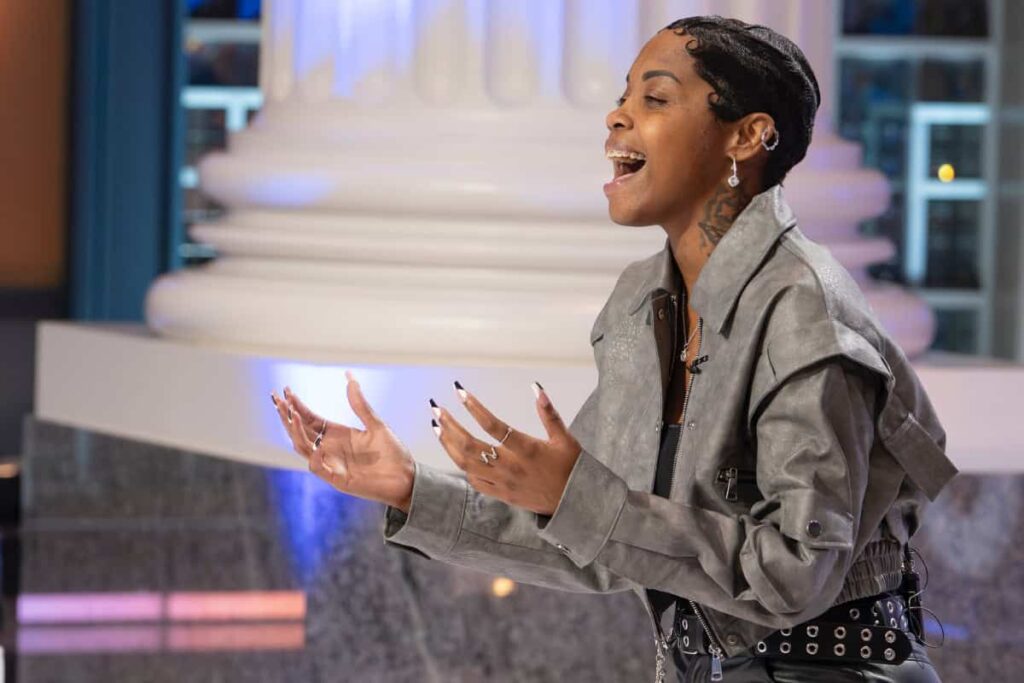 Luke Bryan Breaks Down In Tears After A Single Mother’s Voice Silences The American Idol Judges