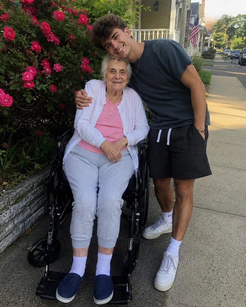 I TOOK CARE OF MY ELDERLY NEIGHBOR FOR HER INHERITANCE BUT SHE LEFT ME NOTHING UNTIL HER LAWYER KNOCKED WITH ONE SHOCKING GIFT