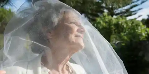 I Married an Older Woman for Money and a Place to Stay – After Her Funeral, Her Lawyer Handed Me a Box and Said, ‘This Is What You Really Wanted’