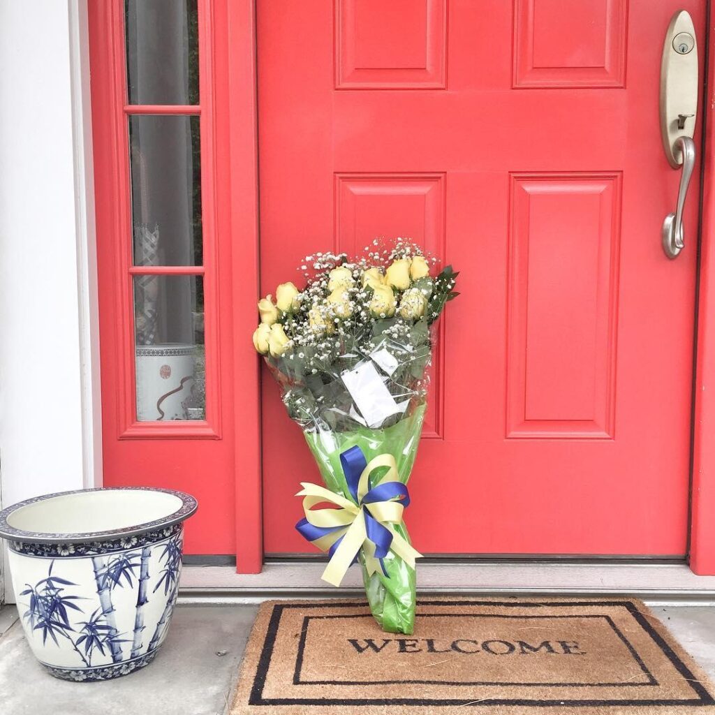 For 21 Years, Yellow Roses Appeared on My Birthday With the Same Note—When They Suddenly Stopped, I Finally Learned Why