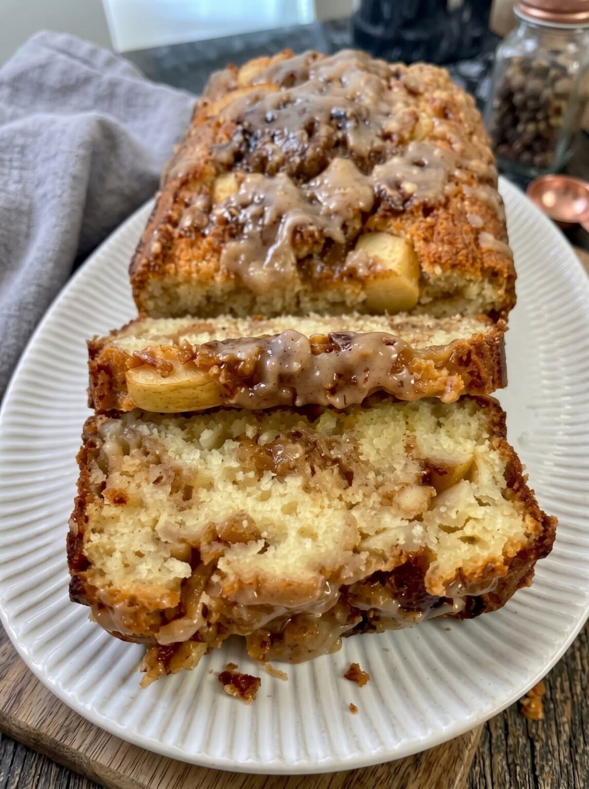 Homemade Apple Cinnamon Bread